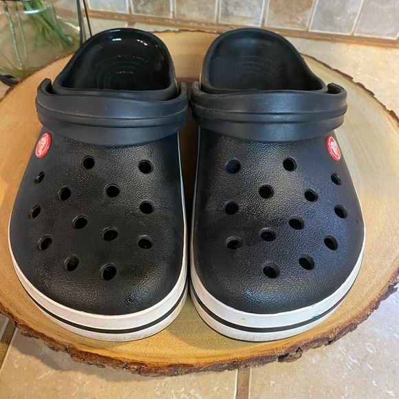Black-and-white crocs in great condition size 7 - Picture 1 of 4